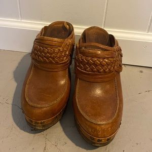 Vintage Frye heeled clogs